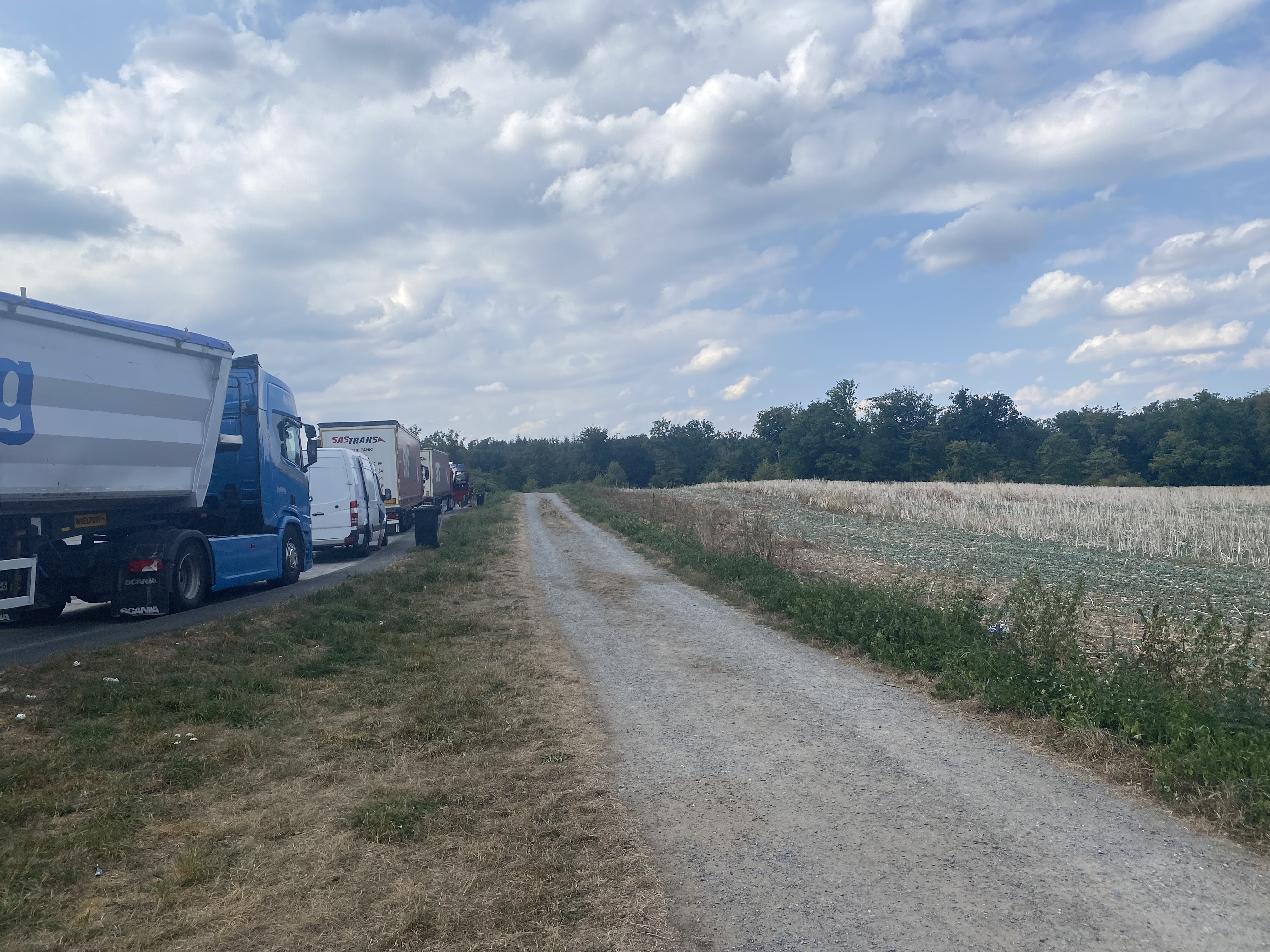 Heute endet die Raststätte Hösel direkt am Feldrand – bald sollen dort LKW parken. Die CDU möchte mehr Lärmschutz erreichen. | © CDU-Fraktion Ratingen